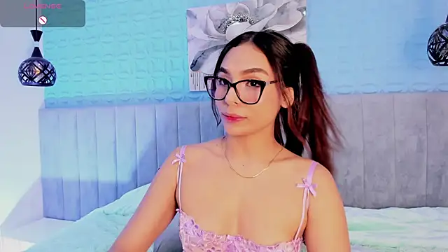 Snapshot of amira_cute2 chatting on July 28, 2:46 pm amira cute2 online show from July 28, 2:46 pm