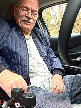 bottomhairy online show from November 12, 11:10 am