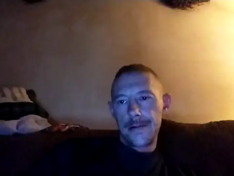 Snapshot of elmerfuddin87 chatting on October 14, 3:29 am elmerfuddin87 online show from October 14, 3:29 am