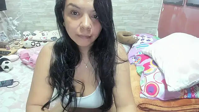 Snapshot of samantasweet11 chatting on February 13, 9:27 am samantasweet11 online show from February 13, 9:27 am