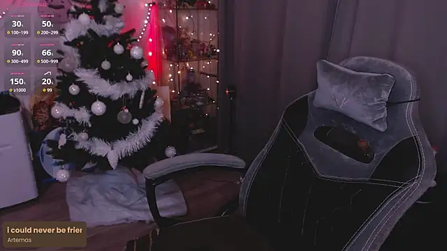 Snapshot of lissamuff chatting on December 15, 4:44 pm lissamuff online show from December 15, 4:44 pm