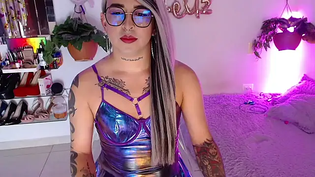 Snapshot of Laveneno_ortiz07 chatting on November 11, 11:16 pm Laveneno ortiz07 online show from November 11, 11:16 pm