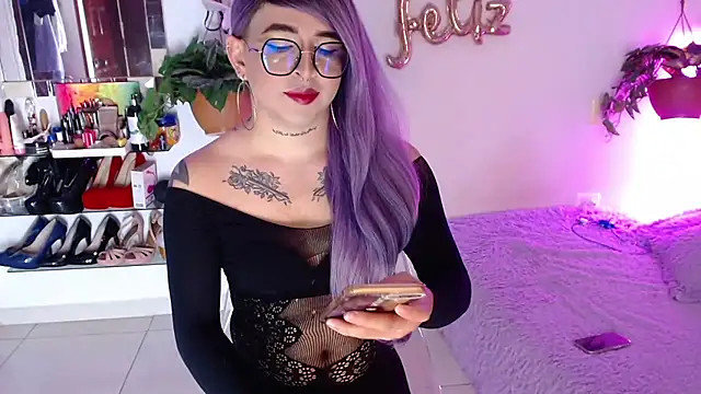 Snapshot of Laveneno_ortiz07 chatting on November 29, 10:57 pm Laveneno ortiz07 online show from November 29, 10:57 pm