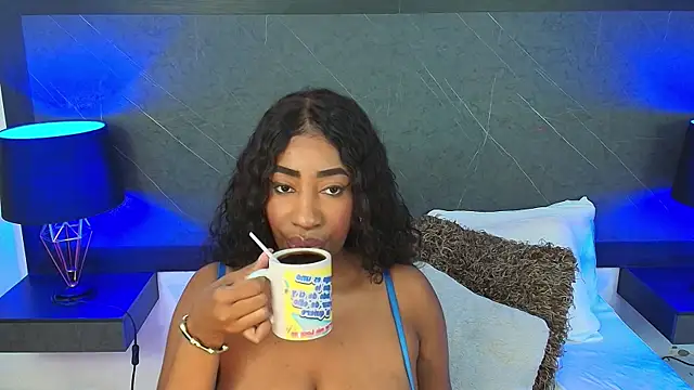 Snapshot of charlottebrowns_ chatting on February 9, 1:46 pm charlottebrowns online show from February 9, 1:46 pm