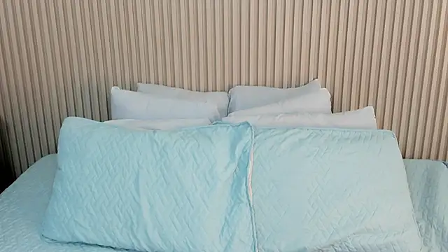 Snapshot of charlottebrowns_ chatting on October 21, 12:17 pm charlottebrowns online show from October 21, 12:17 pm