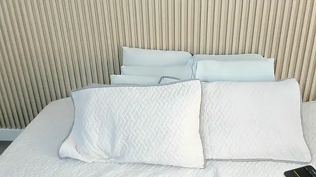 charlottebrowns  online show from December 16, 1:05 pm