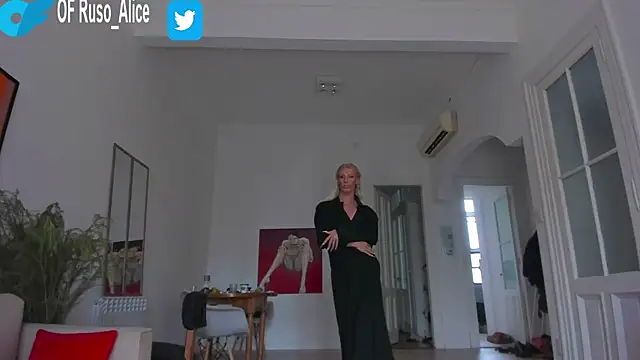 AliceSnowCatt online show from February 5, 6:59 pm