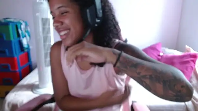 TiffanyRoouse online show from January 19, 10:39 pm