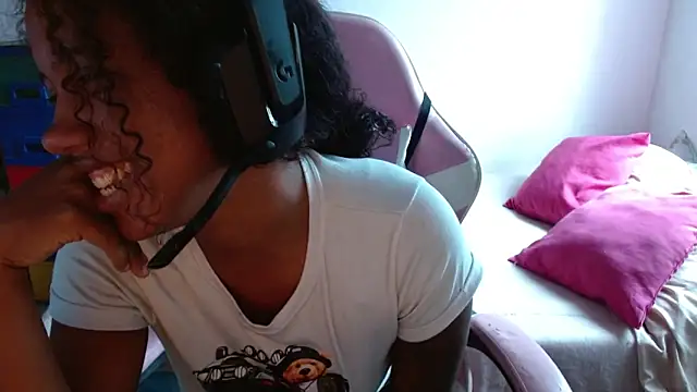 TiffanyRoouse online show from February 11, 9:25 pm