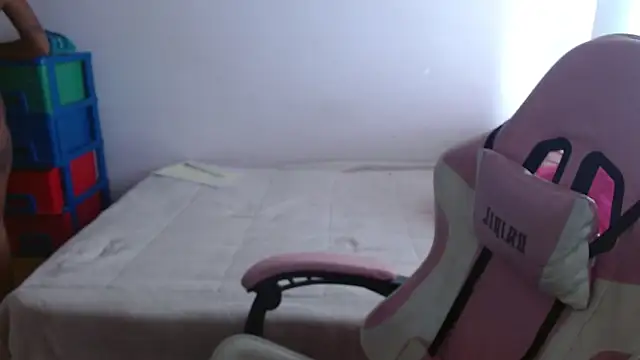 TiffanyRoouse online show from February 16, 5:48 pm