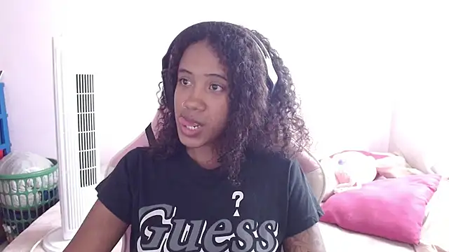 TiffanyRoouse online show from March 22, 7:31 pm