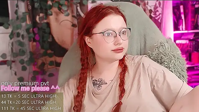 Snapshot of me__hanna chatting on June 17, 2:14 am me hanna online show from June 17, 2:14 am