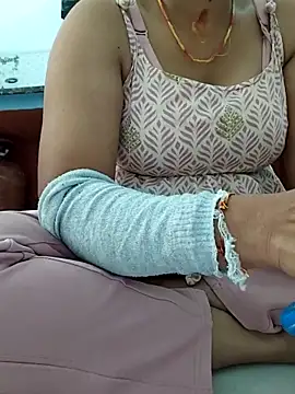 Snapshot of Archna-ji chatting on October 7, 2:20 am Archna-ji online show from October 7, 2:20 am