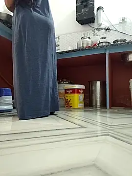 Snapshot of Archna-ji chatting on November 15, 1:47 am Archna-ji online show from November 15, 1:47 am