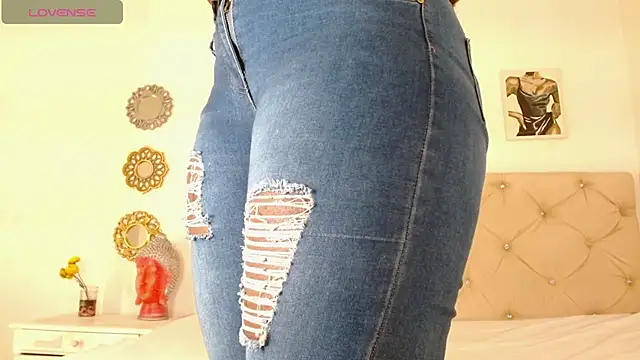 lilit kyteler online show from January 8, 7:45 pm