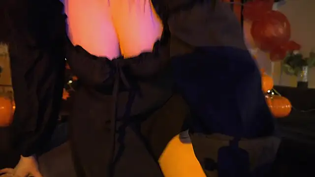 Snapshot of ELLIEJAY chatting on October 31, 5:30 am ELLIEJAY online show from October 31, 5:30 am