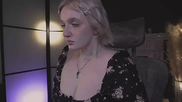 Snapshot of ELLIEJAY chatting on May 17, 5:16 am ELLIEJAY online show from May 17, 5:16 am