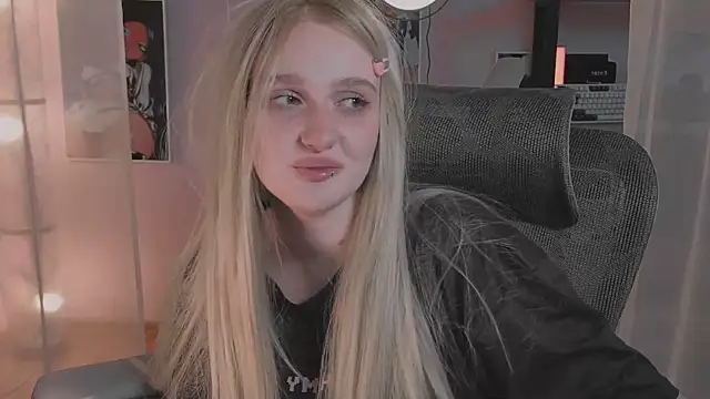 Snapshot of ELLIEJAY chatting on May 24, 5:34 am ELLIEJAY online show from May 24, 5:34 am