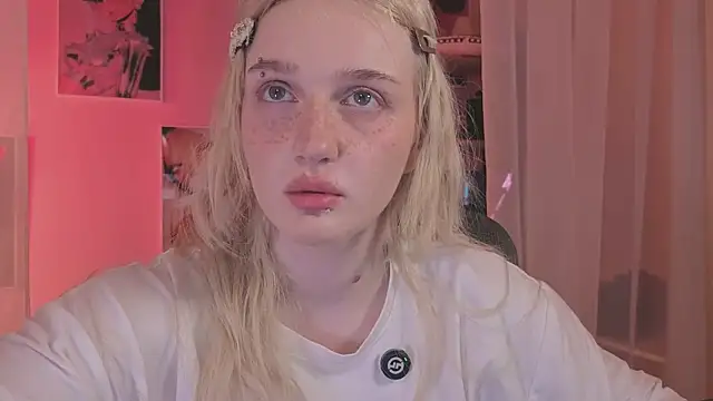 Snapshot of ELLIEJAY chatting on June 20, 5:32 am ELLIEJAY online show from June 20, 5:32 am