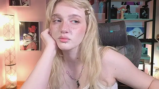 Snapshot of ELLIEJAY chatting on July 30, 5:28 am ELLIEJAY online show from July 30, 5:28 am
