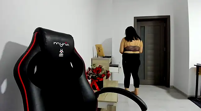 amiraisa11 online show from February 3, 1:52 am