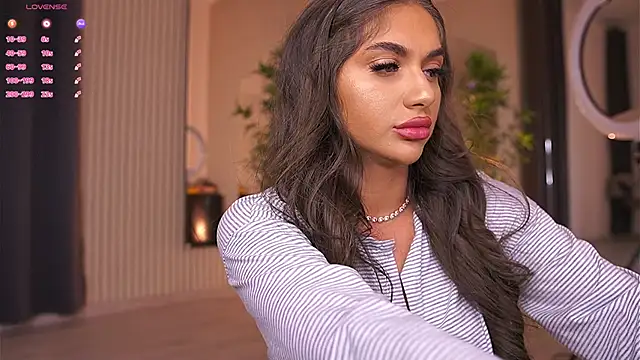 Snapshot of VanessaSimon chatting on February 9, 6:22 am VanessaSimon online show from February 9, 6:22 am