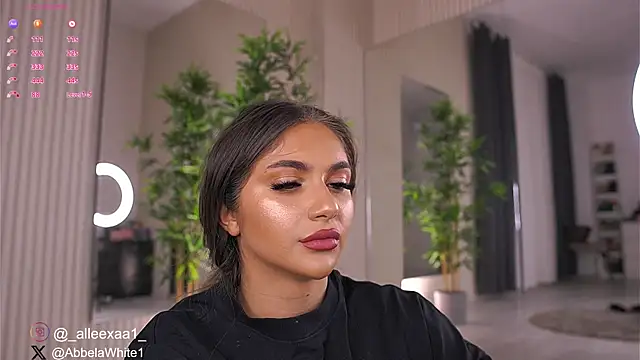 Snapshot of VanessaSimon chatting on February 12, 6:40 am VanessaSimon online show from February 12, 6:40 am