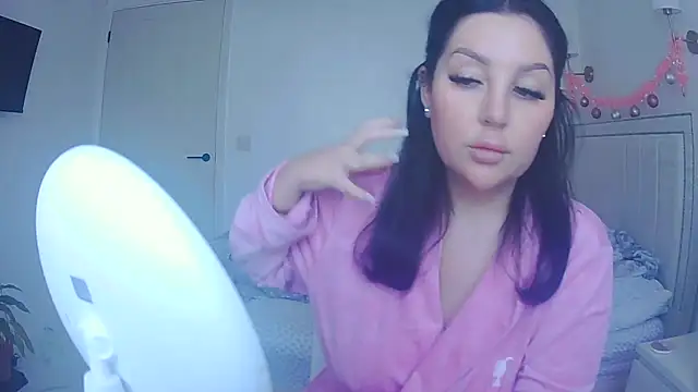 magical mia online show from December 19, 12:56 pm