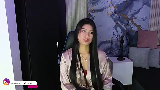 Snapshot of LissaWiild chatting on May 15, 8:16 pm LissaWiild online show from May 15, 8:16 pm