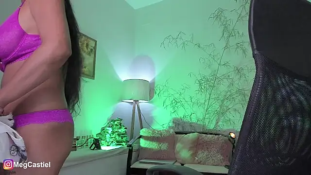 Snapshot of megan_castiel chatting on June 27, 10:59 pm megan castiel online show from June 27, 10:59 pm