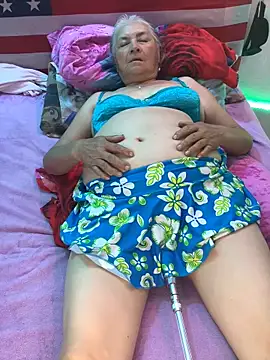 Snapshot of Grandma_Mature23 chatting on February 4, 2:07 am Grandma Mature23 online show from February 4, 2:07 am