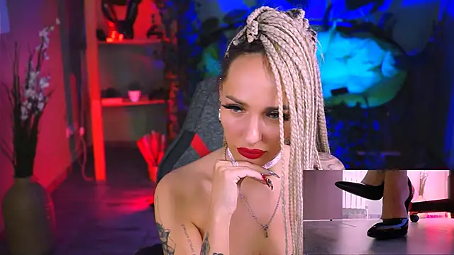 MonicaMaxwel online show from February 6, 6:02 pm