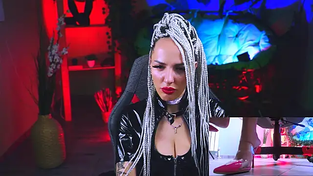 MonicaMaxwel online show from February 10, 6:13 pm