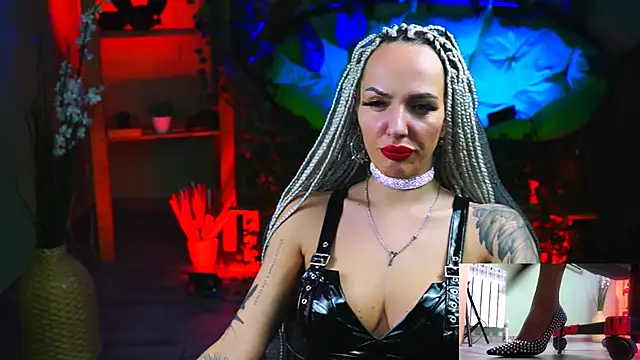 MonicaMaxwel online show from February 17, 6:04 pm