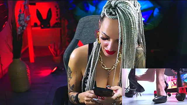 MonicaMaxwel online show from February 22, 6:08 pm