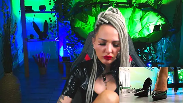 MonicaMaxwel online show from March 1, 3:05 pm