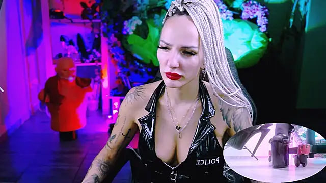 MonicaMaxwel online show from December 2, 11:15 am