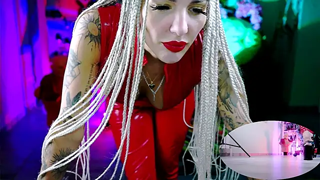 MonicaMaxwel online show from December 4, 10:46 am