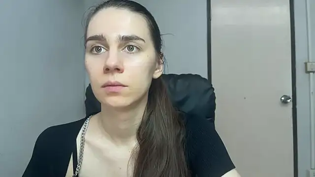 Snapshot of SassyJessi chatting on June 18, 4:13 am SassyJessi online show from June 18, 4:13 am