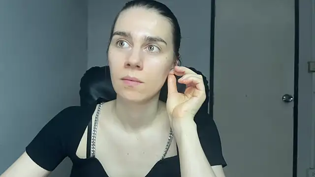 Snapshot of SassyJessi chatting on June 18, 9:14 am SassyJessi online show from June 18, 9:14 am