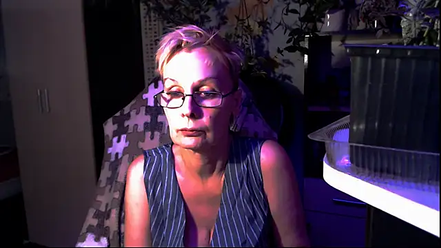 Snapshot of HelgaHimmell chatting on June 17, 7:26 pm HelgaHimmell online show from June 17, 7:26 pm