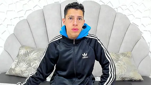 thiago19s online show from March 8, 7:09 pm