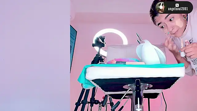 Angelst   online show from February 5, 8:19 am