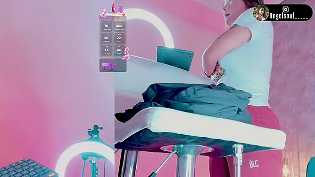 Snapshot of Angelst__ chatting on June 27, 8:47 pm Angelst online show from June 27, 8:47 pm