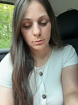Snapshot of Loella-Rose chatting on May 27, 5:10 pm Loella-Rose online show from May 27, 5:10 pm