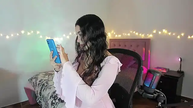 Snapshot of youpinkgirl_ chatting on December 15, 10:03 pm youpinkgirl online show from December 15, 10:03 pm