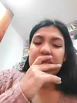 Sophie-hatter online show from February 6, 6:24 pm