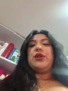 Snapshot of Sophie-hatter chatting on June 4, 3:18 pm Sophie-hatter online show from June 4, 3:18 pm