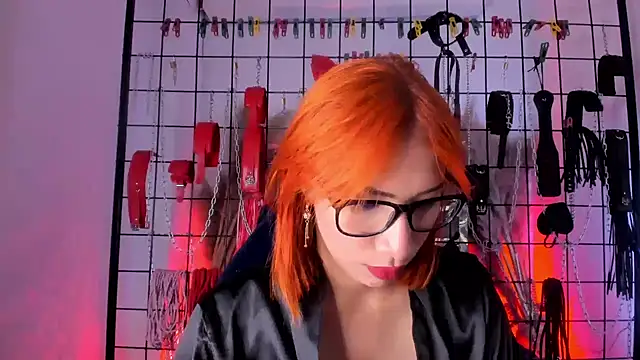 Snapshot of charrlotte_quinn chatting on February 2, 8:08 pm charrlotte quinn online show from February 2, 8:08 pm