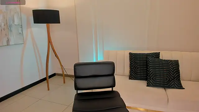 MollySundersX online show from March 10, 8:01 pm